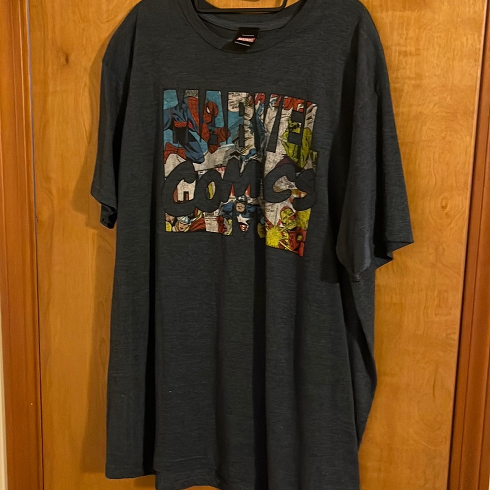 Men’s graphic tee